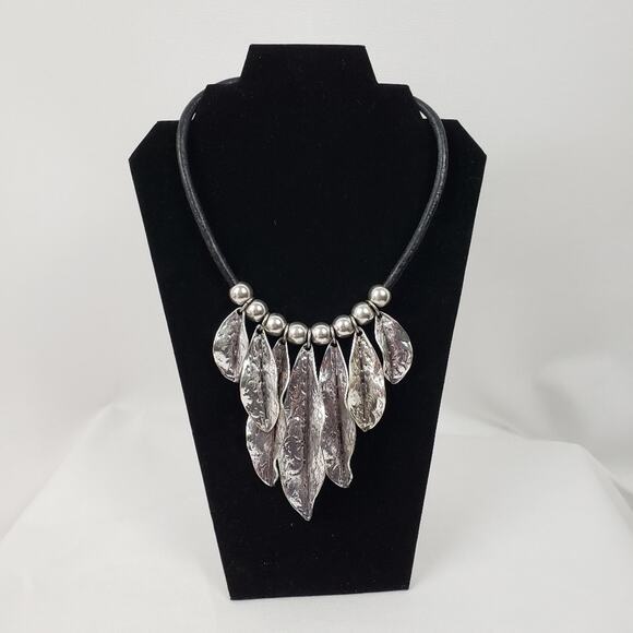 Touch of Style "Leaves"  silvertone statement necklace - Picture 1 of 3